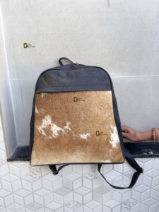 Mochila de piel de vaca con estilo Unisex al por mayor en estilo de moda occidental Forro de cuero genuino Cierre de cremallera Mochila escolar impermeable - Product Image 5