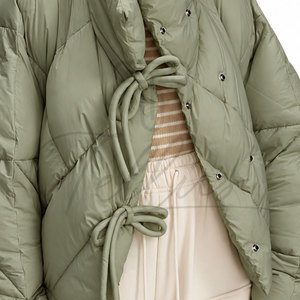 TELLUS APPAREL Chaqueta Acolchada para Mujer, Estilo Urbano, Nueva Moda, Resistente al Viento e Impermeable, Ropa Casual de Invierno, Color Personalizado - Product Image 4
