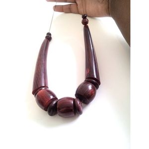 Collier en bois durable artisanal pour femmes, fabriqué à partir de bambou et d'artisanat en bois - Product Image 2