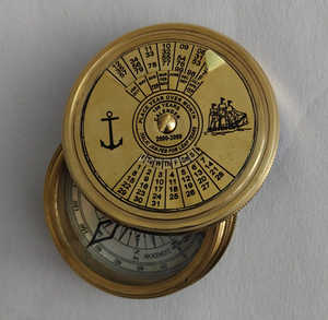 Brújula de Latón Macizo con Tapa de Calendario Perpetuo, Brújula de Bolsillo Náutica Vintage para Navegación Marítima - Product Image 5
