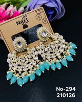 Boucles d'oreilles pendantes ethniques géométriques tendance en alliage Kundan, perles d'imitation légères et glamour pour femme, idéales pour les fêtes indiennes