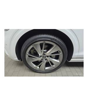 Genesis GV70 2024 2.5T Gasolina 2WD 11,648 km Caja de Cambios Automática Asientos de Cuero Volante a la Izquierda con Cámara Trasera - Product Image 5