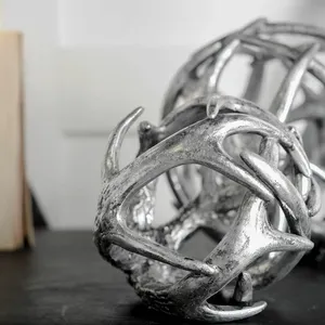 Escultura Metálica Contemporánea Premium, Decoración Artística para Interiores, Adorno para Hogares, Escultura Moderna Pulida, Zahid Exports - Product Image 5