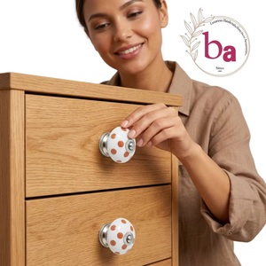 Pomo y Tirador Redondo Industrial de Cerámica Blanca con Puntos Naranjas para Gabinetes de Cocina - Ecológico y Fácil de Instalar - Product Image 3