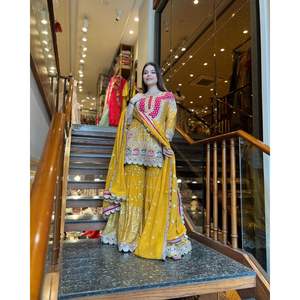 Hermoso conjunto de traje de fiesta para mujer con parte superior inferior bordada y Dupatta que incluye trabajo de secuencia - Product Image 1