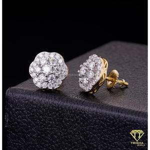 Boucles d'oreilles clous en argent sterling 925 avec diamants de laboratoire en forme de grappe florale, bijoux de luxe élégants en gros - Product Image 3
