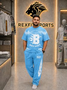 ชุดเสื้อยืดโอเวอร์ไซส์ลายกราฟิกและกางเกงขายาวสำหรับผู้ชาย พิมพ์ลายด้านหน้า สไตล์สตรีทแวร์ ทรงปกติ ใส่สบาย ผลิตจากผ้าฝ้าย 100% สองชิ้น - Product Image 1