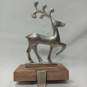 Supports de chaussettes de Noël en métal sur mesure, forme renne et Père Noël, prix avantageux - Product Image 1