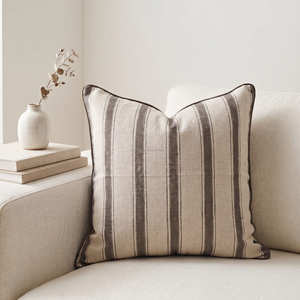 Housse de coussin décorative imprimée au bloc, motif floral botanique beige, avec passepoil sur mesure, pour décoration de salon - Product Image 6