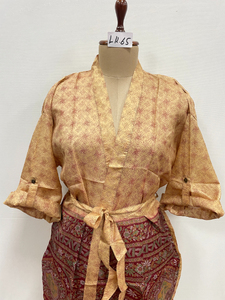 Kimono largo de verano de seda india suave con patchwork, estilo bohemio, cuello en V, cierre con cordón, para playa, cómodo y versátil. - Product Image 4