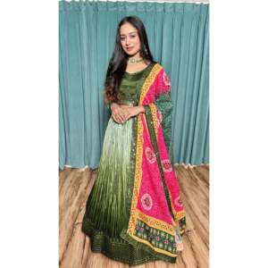 ชุด lehenga choli ของผู้หญิงที่สวยงามสำหรับงานปาร์ตี้ประดับด้วยเลื่อมและด้าย - Product Image 3