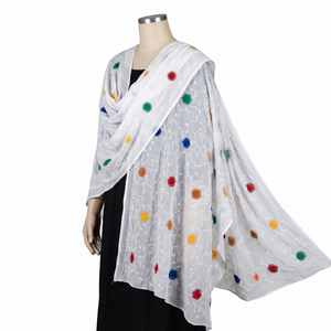 ผ้าคลุมศีรษะอิสลามสำหรับผู้หญิงฤดูร้อน AHE Textiles ขายส่ง ผ้าผสมสีขาวบริสุทธิ์ ผ้าฝ้ายโพลีเอสเตอร์ ผ้าโปร่งปักลายดอกไม้ประดับคริสตัล - Product Image 2