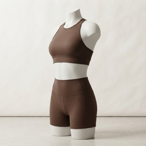 Conjunto Deportivo para Mujer, Top Deportivo Marrón y Pantalones Cortos de Cintura Alta, Ropa Deportiva para Gimnasio, Yoga y Entrenamiento, Conjunto de Dos Piezas - Product Image 1