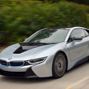 Auto Deportivo Híbrido Enchufable de Lujo y Alto Rendimiento I8, Coupé Premium Automático, Fibra de Carbono y Plástico, Garantía de 3 Años - Product Image 4