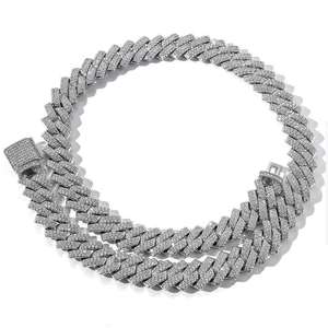 Cadena Cubana de Plata de Ley 925 con Diamantes Moissanite VVS Personalizados, Elegantes y Modernos, con Certificado GI y Engaste de Bisel - Product Image 3