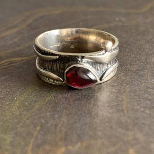 Designer Vintage Garnet Thumb Ring 4.9 Grams Bezel Setting Fashion <b>Cuff</b> <b>Bracelets</b> Collection for Gift - Product Image 1