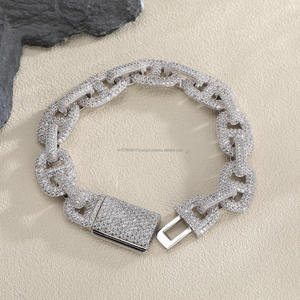 Bracelet cubain en argent glacé avec maillons recouverts de pierres et fermoir audacieux pour les acheteurs et les détaillants de bijoux en gros - Product Image 1