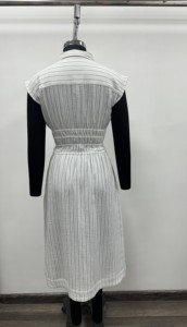 Robe chemise rayée 100 % coton à manches courtes, longueur genou, col rabattu, décontractée, boutonnée, coupe trapèze, respirante, naturelle, pour l'été et le quotidien - Product Image 3