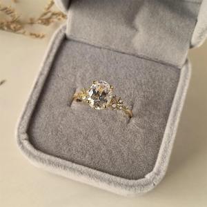 Anillo de Diamantes Moissanite de Lujo para Novia, Forma Ovalada, para Mujer, Joyería de Compromiso con Moissanite Auténtica, Disponible a un Precio Accesible - Product Image 1