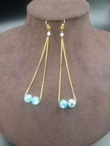 Boucles d'oreilles créoles minimalistes plaquées or avec perle en forme de goutte d'eau pour femme, cadeau de fête, usage quotidien - Product Image 5