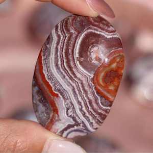 Vente en gros, produit phare : Magnifique pierre ovale authentique en cristal, pierre de méditation, pierres de guérison chakra de poche, Agate Lace Rouge du Mexique, Agate Palm - Product Image 2