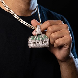 Colgante de Plata de Ley 925 con Moissanita y Diseño de Bolsa de Dinero “In My Bag”, Joyería Hip Hop - Product Image 2