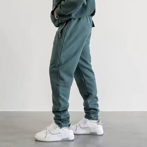 Conjunto Deportivo para Hombre, Color Verde Oscuro, con Capucha, 100% Algodón, Sudadera y Pantalones Largos Casuales con Cierre de Cordón Lateral - Product Image 2