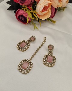 Conjunto de collar Kundan indio de lujo tradicional con aretes y Maang Tikka, joyería para bodas, recepciones y fiestas étnicas. - Product Image 6