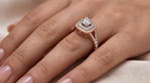 Anillo de compromiso de doble halo estilo nupcial vintage con diamante cultivado en laboratorio de corte, engaste de punta dividida con pavé, personalizado OEM ODM, oro fino - Product Image 4
