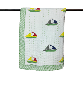 Manta de Algodón Acolchada con Diseño Marino, Borde Verde, para Uso en Casa en Todas las Estaciones - Product Image 1