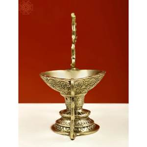 Diya de latón hecho a mano de 8 pulgadas con mango decorativo, artículo creativo novedoso para decoración del hogar hecho en La India - Product Image 2