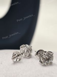 Pendientes de Diamantes Redondos con Corte Brillante, Plata 925 con Baño de Rodio, Engaste de Garra, Clásicos, Unisex, para Compromiso - Product Image 4