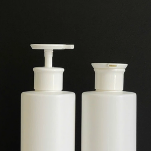 Botella de Bomba Blanca de HDPE de 500 ml con Base de Asa Horizontal, Envase Cosmético para Limpiador Facial y Champú, Color Personalizado - Product Image 2