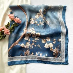 Pañuelos de seda personalizados de alta calidad para mujer, de poliéster satinado, estampados, grandes, para eventos, primavera, verano, otoño. - Product Image 2