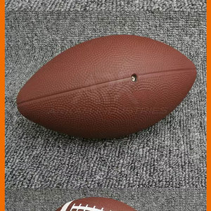 Ballon de rugby prêt à l'emploi avec surface au toucher lisse, idéal pour l'entraînement en club et les événements. - Product Image 3