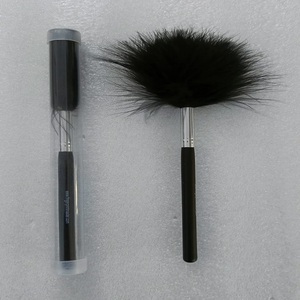 Brosse professionnelle en plumes de marabout pour la détection d'empreintes digitales latentes sur les scènes de crime et pour les enquêtes légales - Product Image 4