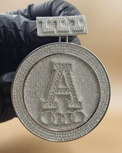 Colgante de lujo personalizado de plata 925 con diamantes de moissanita VVS estilo hip hop, con letras y números brillantes, para él. - Product Image 3