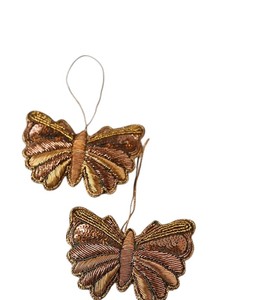 ผ้าปักลายผีเสื้อแบบแขวน – งานปักมือแบบซาร์ดอซีและงานประดับเลื่อม งานฝีมืออินเดียสำหรับตกแต่งในเดือนรอมฎอน อีด และของขวัญคริสต์มาส - Product Image 1