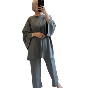 Maillot de bain sport à manches longues 2 pièces, Burkini islamique avec design frontal en cristal, bas à coupe haute, séchage rapide, maillot de bain modeste pour femme avec hijab - Product Image 1