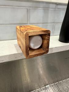 Distributeur de savon en bois pour comptoir, pompe élégante, accessoire idéal pour les bureaux, hôtels, restaurants et salles de bain, fabriqué en Inde - Product Image 3