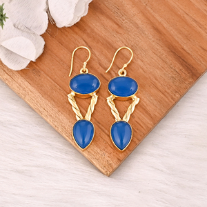 Boucles d'oreilles pendantes en laiton plaqué or avec pierre précieuse calcédoine bleue naturelle, bijoux faits à la main pour femmes - Product Image 4