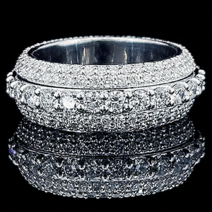 Anillo de Eternidad con Corte Brillante Redondo VVS, Engaste Hecho a Mano, Joyería de Lujo, Anillo Personalizado con Pedrería - Product Image 1