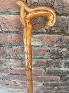 Bastón de Senderismo de Madera de Arce Hecho a Mano con Diseño Innovador, Ligero, Antideslizante, Personalizable, Unisex - Product Image 4