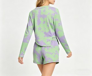 Ensemble 2 pièces pour femmes, vert tie-dye, haut asymétrique à manches longues et short, tenue de streetwear tendance assortie - Product Image 2