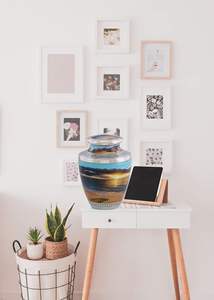 Urna Funeraria Sunset, Urna de Metal Hecha a Mano para Cenizas Humanas, Urna de Cremación para Adultos con Bolsa de Terciopelo - Product Image 3