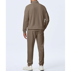 Conjunto Deportivo Urbano para Hombre - Sudadera con Hombros Caídos y Pantalones Ajustados - Estilo Moderno para Invierno - Product Image 3