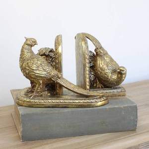 Porte-livres décoratifs uniques en métal, de forme artistique, idéaux pour offrir en cadeau aux amateurs de livres et aux passionnés de décoration intérieure - Product Image 1