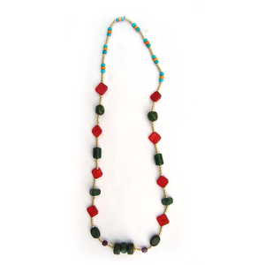 Collier à perles géométriques en pierre de corail rouge et verte, style bohème unisexe, longue chaîne, bijoux à prix de gros - Product Image 1