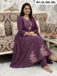 Colección Premium de Algodón Puro con Bordado Multihilo, Conjunto Anarkali Kurti-Pantalón-Dupatta, Proveedor de la India - Product Image 4