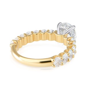 Anillo de Compromiso con Diamante de Corte Redondo de 2.20CT, Banda Pavé de Oro Amarillo de 14K, Joyería Fina Nupcial Personalizada, Fabricante Mayorista - Product Image 4